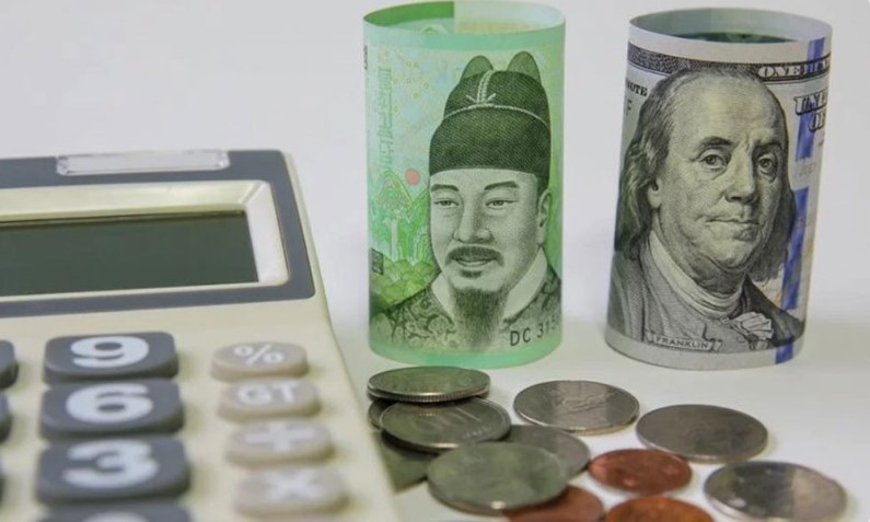 ইরানিদের পাশে কাশ্মীরি জনতা: নগদ অর্থ ও স্বর্ণালঙ্কারের সাথে দান করছেন পশুও