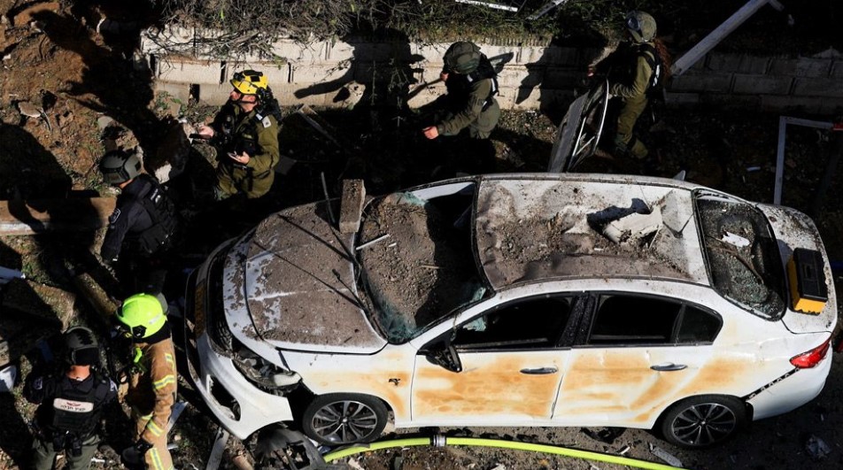 খামেনি হত্যার প্রতিশোধ নিতে মরিয়া আইআরজিসি: ৭ রাউন্ডের হামলায় তছনছ ইসরায়েল