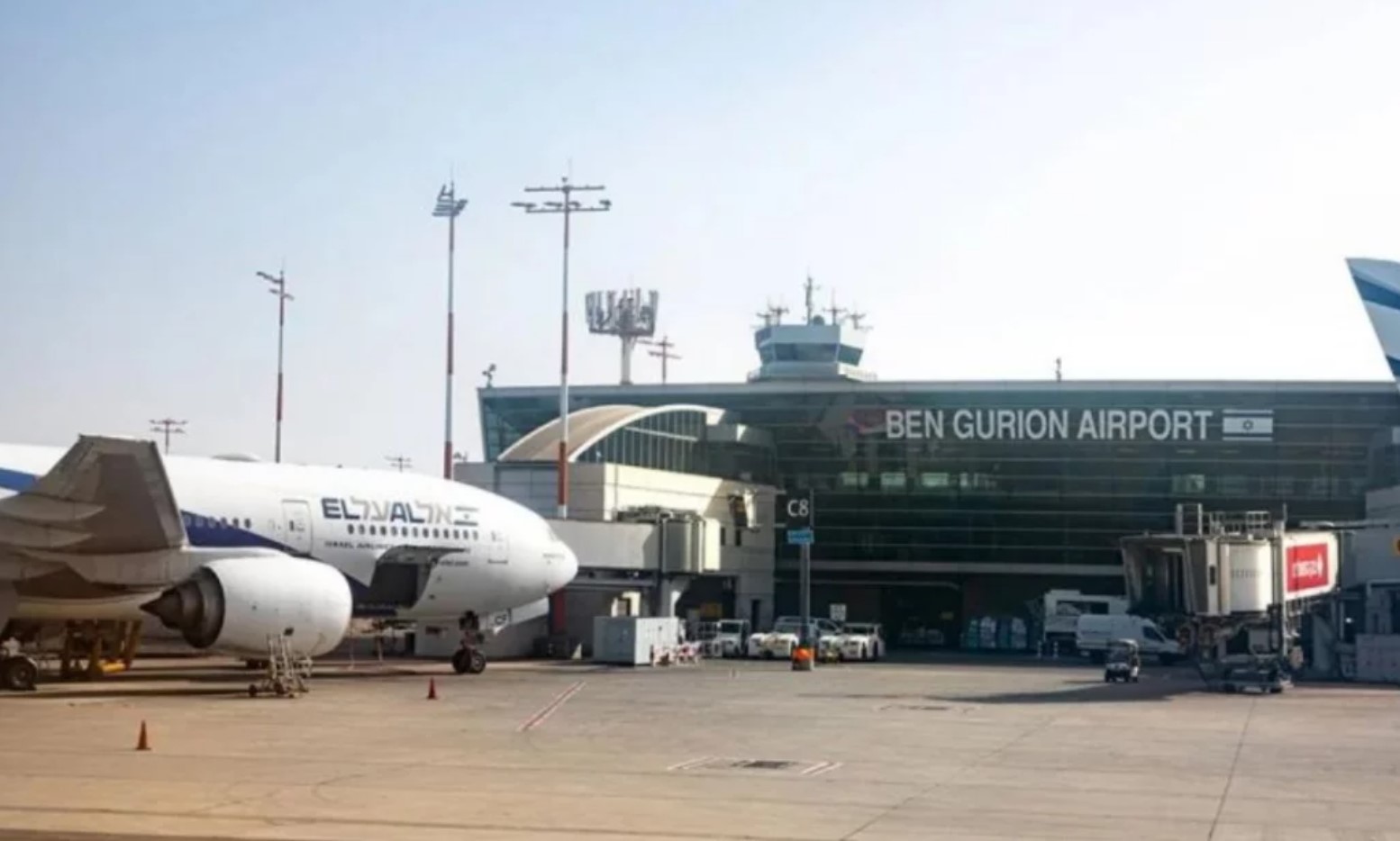 ইসরায়েলের হৃদপিণ্ডে আঘাত: বিমানবন্দরের জ্বালানি বিমানে ড্রোন হামলা চালাল ইরান