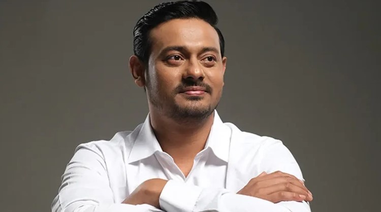 ৪ ঘণ্টা লাইনে দাঁড়িয়েও তেল পেলাম না: নাসীরুদ্দীন পাটওয়ারী