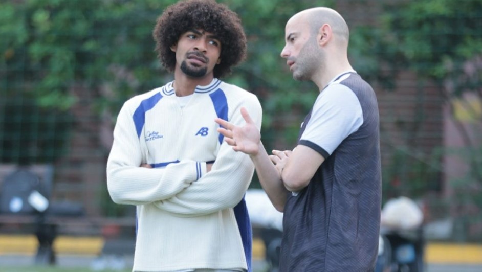 সিঙ্গাপুর ম্যাচের আগে মিশন ভিয়েতনাম: কাবরেরার তুরুপের তাস কি আজ মাঠে নামবে?