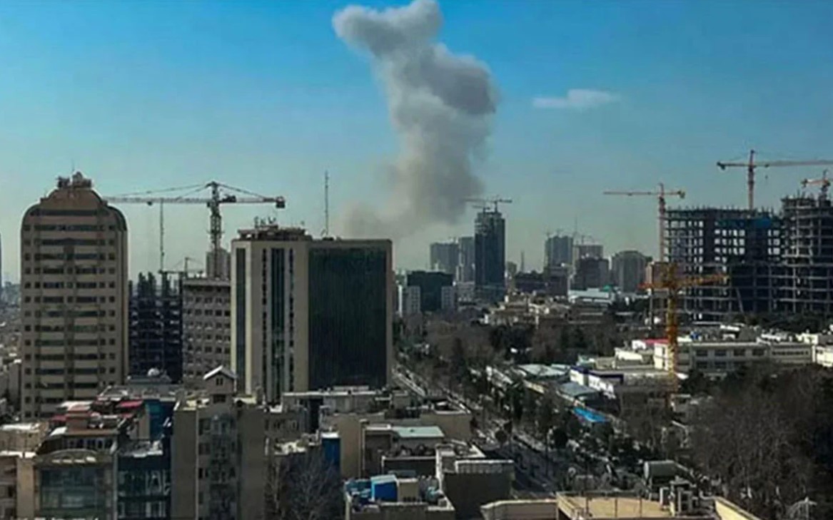 তাসের ঘরের মতো বিধ্বস্ত মার্কিন প্রতিরক্ষা: মধ্যপ্রাচ্যের সব ঘাঁটি ধ্বংসের দাবি ইরানের