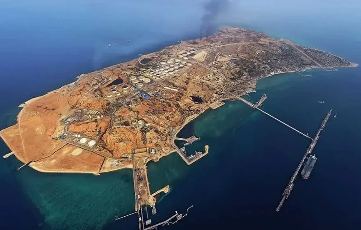 খারগ দ্বীপে হামলা করলে কেউ জীবিত ফিরবে না: ইরানের নজিরবিহীন হুঁশিয়ারি