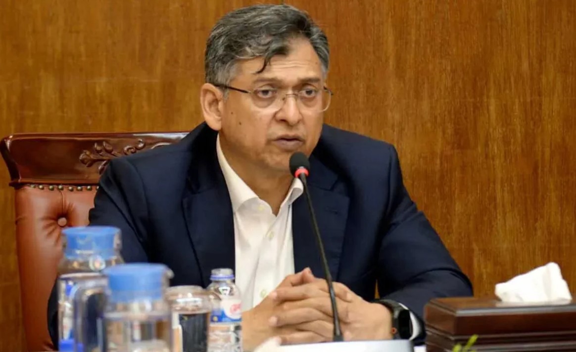 আন্তর্জাতিক বাজারে তেলের দাম বাড়লেও বাংলাদেশে বাড়ছে না: স্বরাষ্ট্রমন্ত্রী