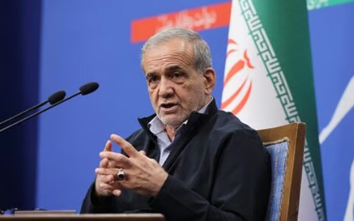 নিজের ঘরের বিক্ষোভে নজর দিন: ট্রাম্পকে ইরানের প্রেসিডেন্টের পরামর্শ