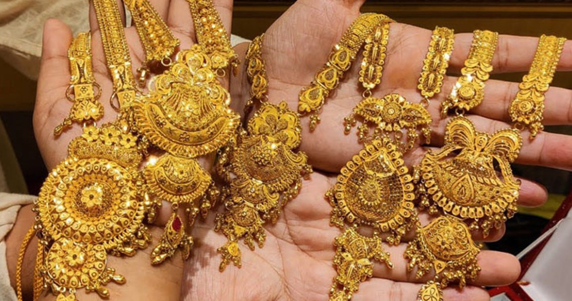 সোমবারও স্বর্ণের বাজারে আগুনের উত্তাপ, রেকর্ড দামে কেনাবেচা