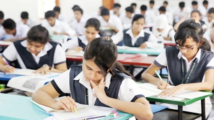 এসএসসি ও সমমানের পরীক্ষা ২০২৬: নকলমুক্ত পরিবেশ নিশ্চিত করতে ১১ নির্দেশনা