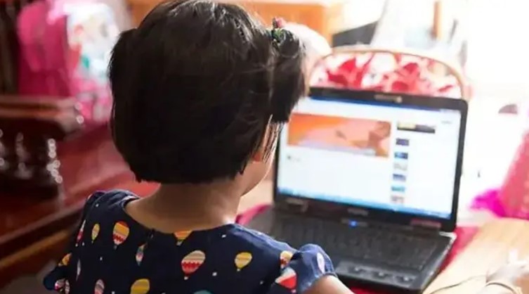 সশরীরে নাকি ভার্চুয়াল? জ্বালানি সংকটে শিক্ষা ব্যবস্থার নতুন মোড়