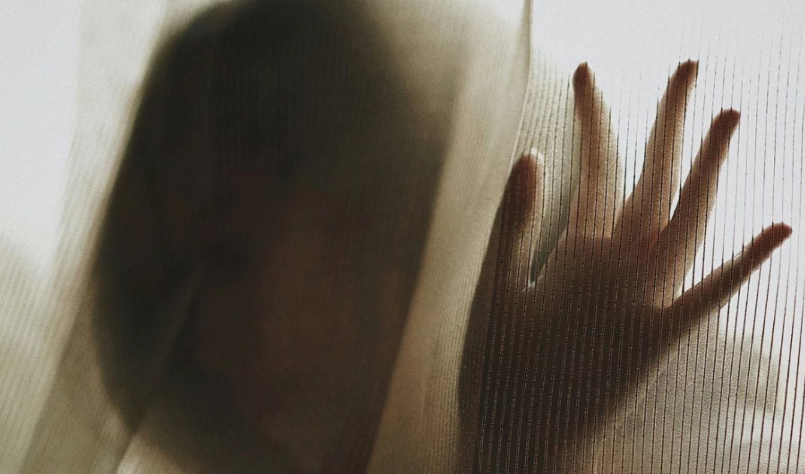 পৈশাচিকতা! নিজের স্ত্রীকে ১২০ জন পুরুষের হাতে তুলে দিল স্বামী