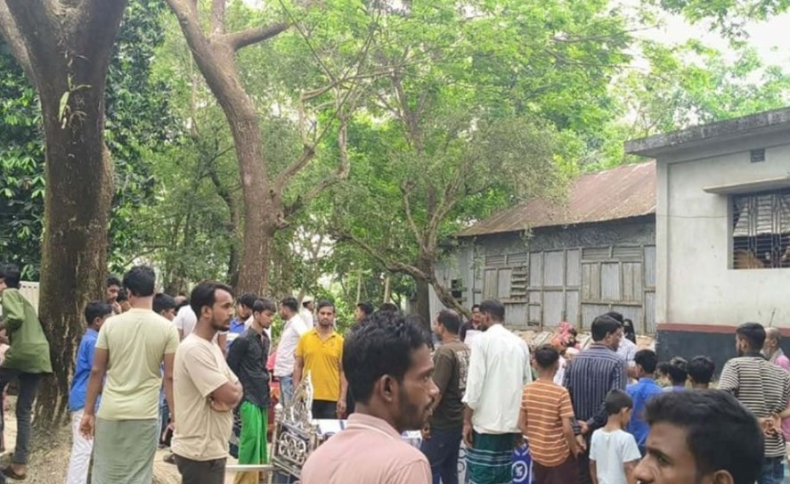 কুমিল্লায় সড়কে প্রাণ গেল ৬ জনের  