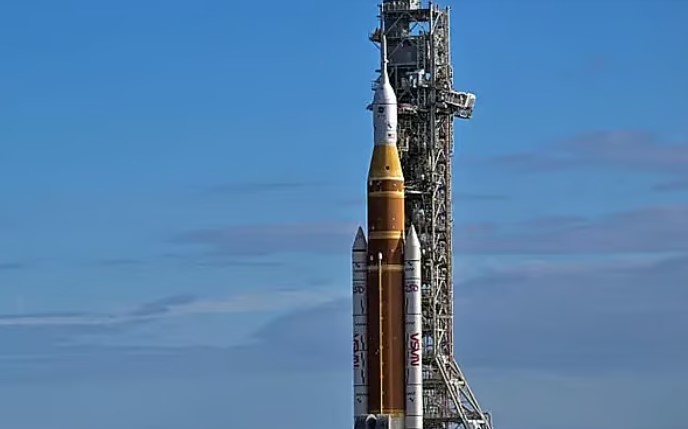 চাঁদ জয়ে ৪ লাখ কিলোমিটার যাত্রা! শুরু হচ্ছে ঐতিহাসিক মহাকাশ অভিযান