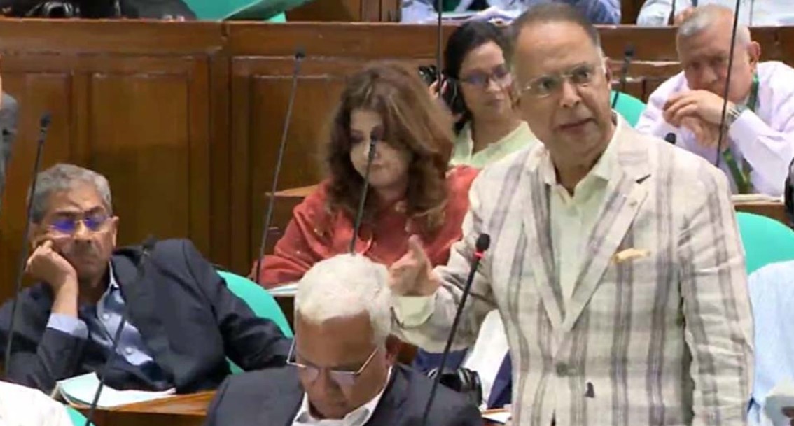 হাসনাত আব্দুল্লাহর তোপ ও মন্ত্রীর সাফাই: জ্বালানি নিয়ে সরগরম জাতীয় সংসদ