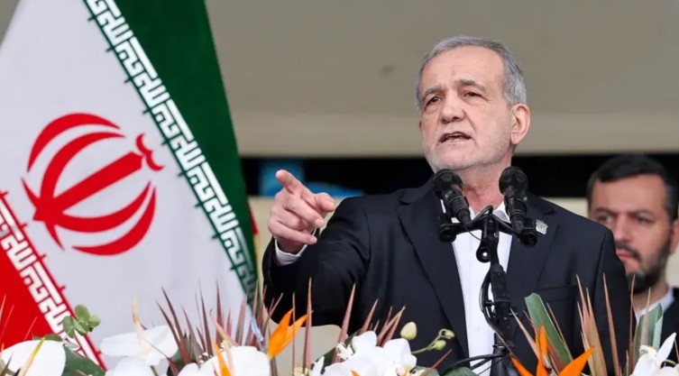 খামেনির উত্তরসূরির চিঠি! ট্রাম্পের হুমকির মুখে নতুন মোড়