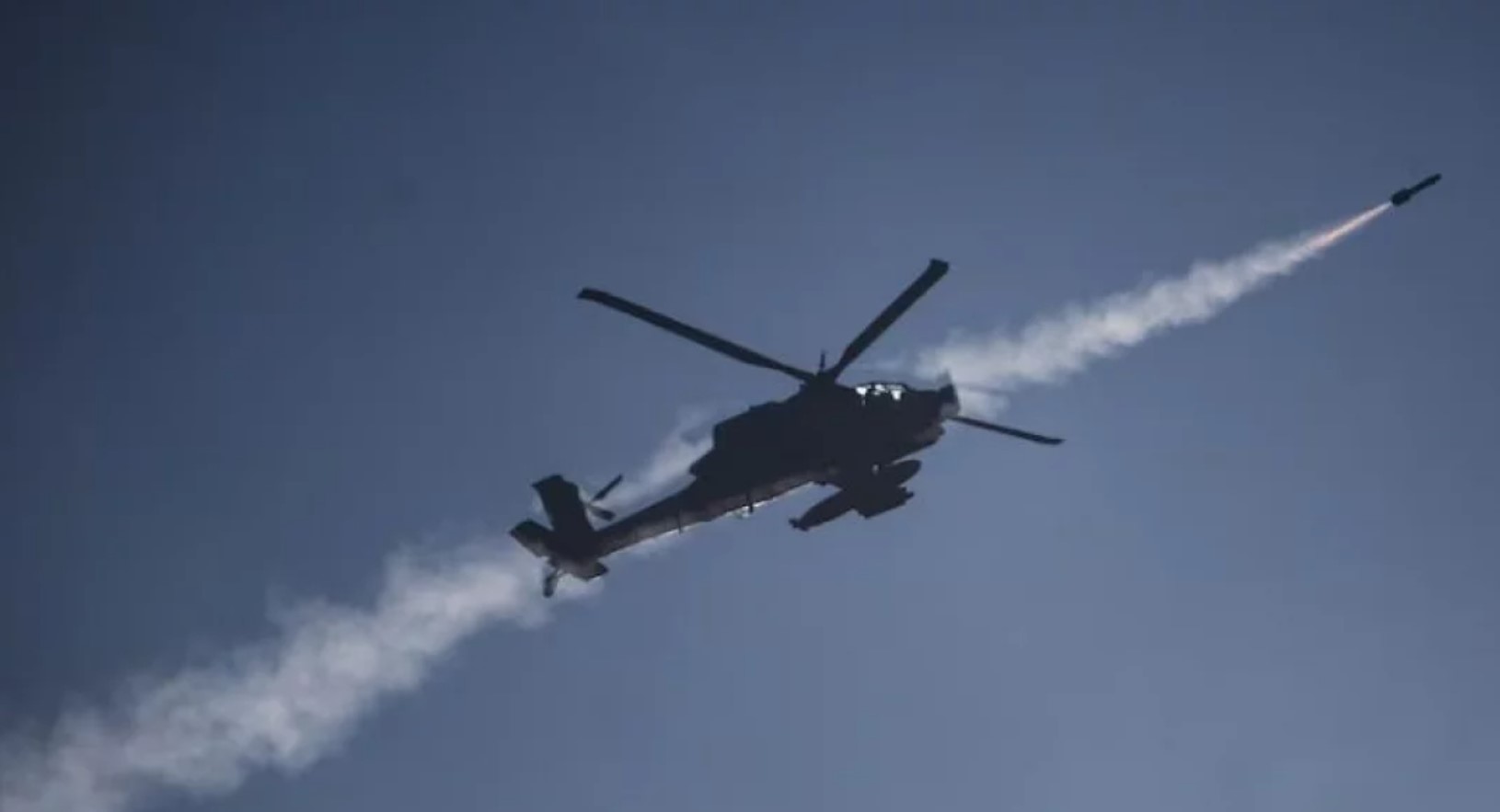 নিজের এলাকায় বোমা ফেলল ইসরায়েলি হেলিকপ্টার