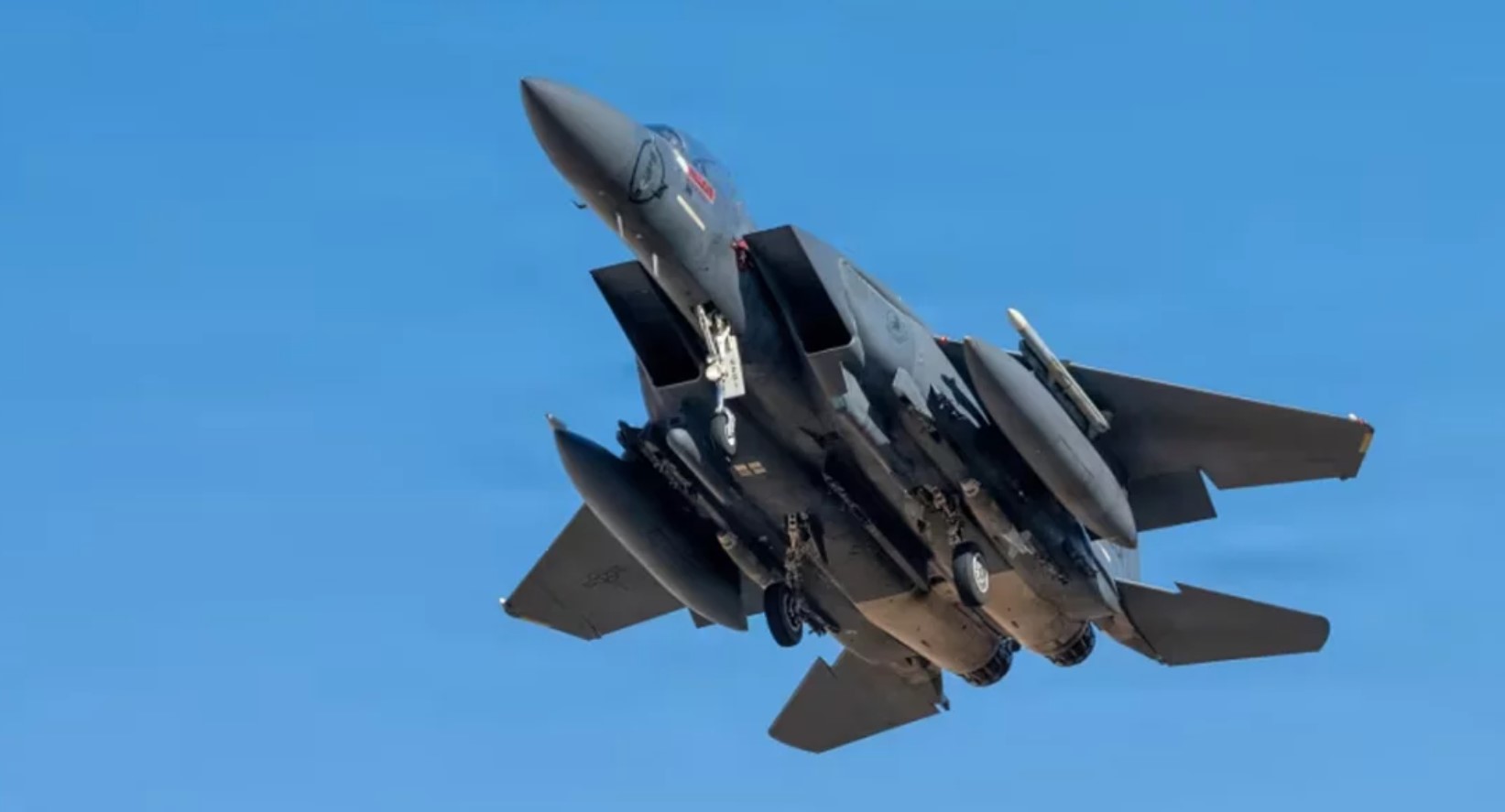 আল জাজিরার লাইভ: ইরান থেকে সফলভাবে ফিরেছেন মার্কিন পাইলট