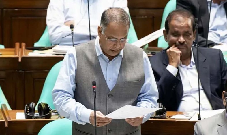 তেলের পর্যাপ্ত মজুদ আছে, আতঙ্কের কারণ নেই: সংসদে জ্বালানিমন্ত্রী