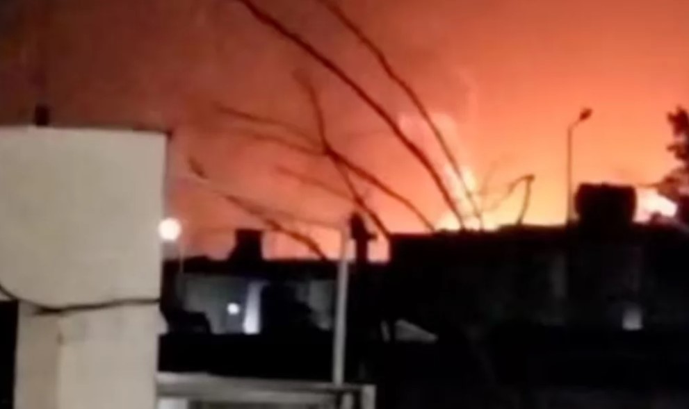 সৌদি আরবের জুবাইল শিল্পনগরীতে ইরানের ভয়াবহ ড্রোন ও মিসাইল হামলা