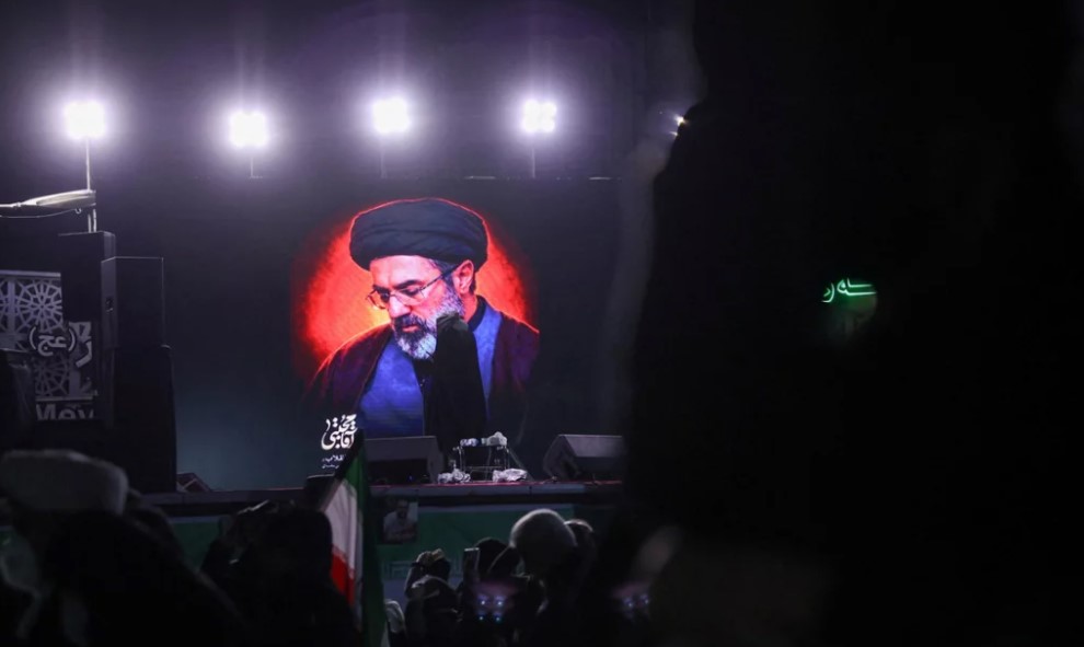 সংজ্ঞাহীন অবস্থায় মোজতবা খামেনি? ৩৯ দিন পর চাঞ্চল্যকর তথ্য ফাঁস