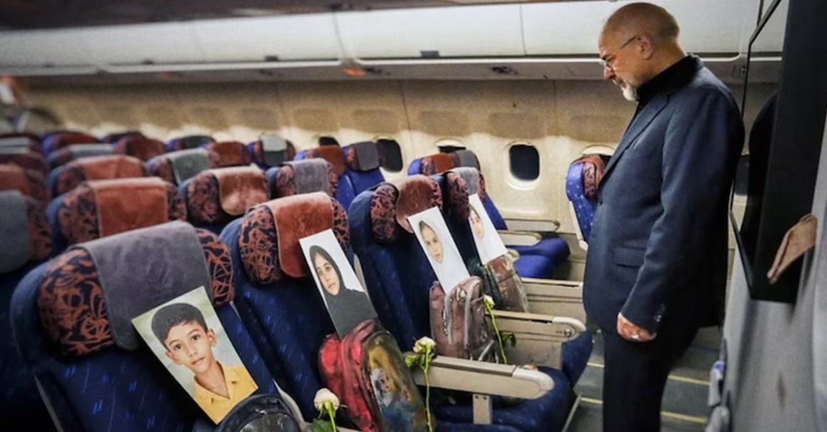 পাকিস্তানগামী বিমানে শিশুদের ছবি! কী বোঝাতে চাইলেন গালিবাফ?