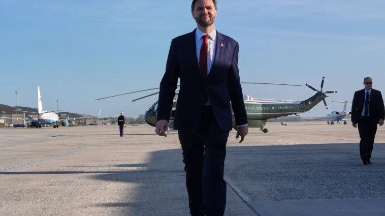 ইসলামাবাদে পৌঁছেছে মার্কিন প্রতিনিধি দল, শুরু হচ্ছে মূল পর্ব