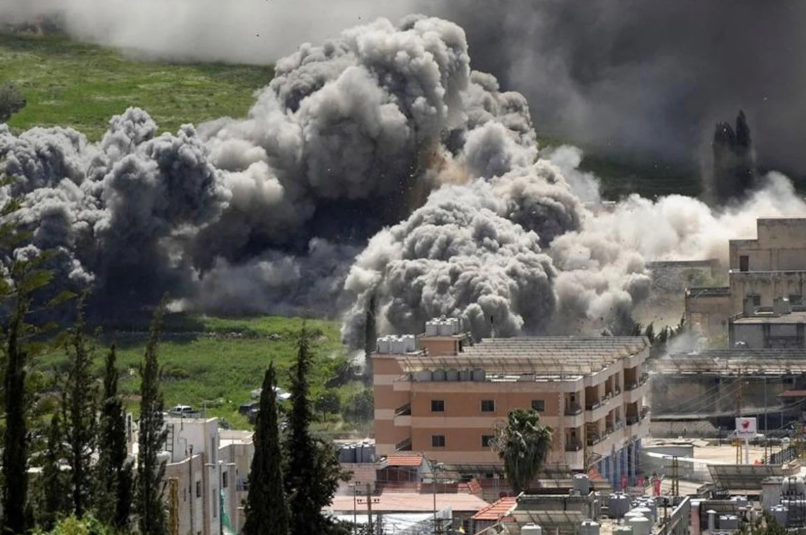 বিচ্ছিন্ন দক্ষিণ লেবানন! বিমান হামলায় ধ্বংস হলো কৌশলগত সংযোগ পথ