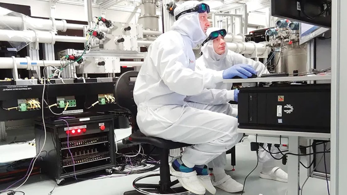 আমেরিকায় রহস্যের পাহাড়! একের পর এক পরমাণু বিজ্ঞানী নিখোঁজ