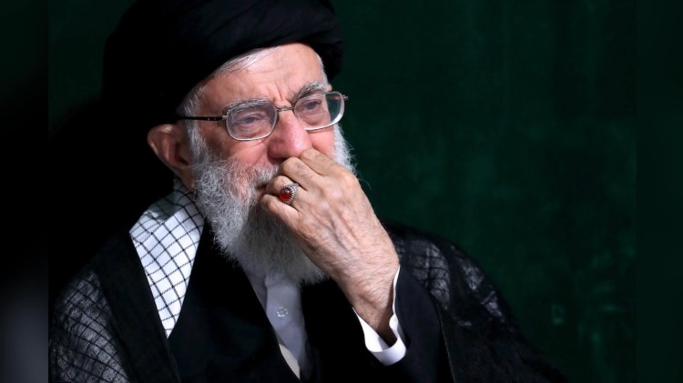 দেড় মাস পেরিয়ে গেলেও দাফন হয়নি খামেনির! কোথায় হবে সমাধি?