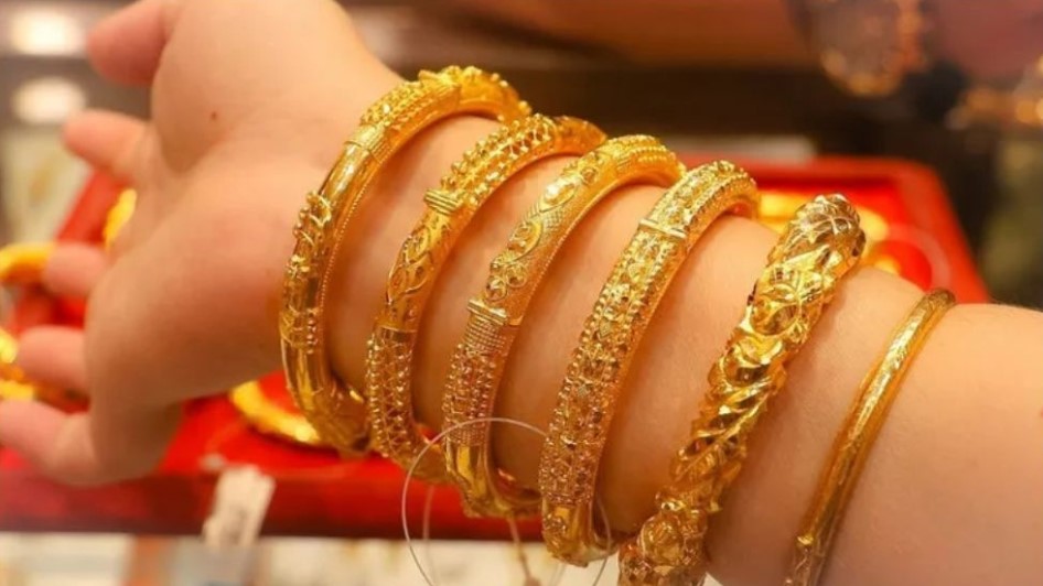 রেকর্ড গড়ল স্বর্ণ: স্বর্ণের বাজারে চরম অস্থিরতা 