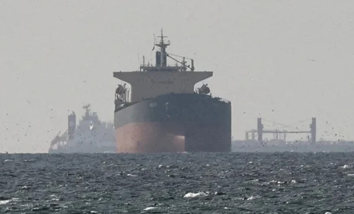 তেলের বাজারে আগুন! ট্রাম্পের জাহাজ জব্দের ঘোষণায় অস্থির বিশ্ব