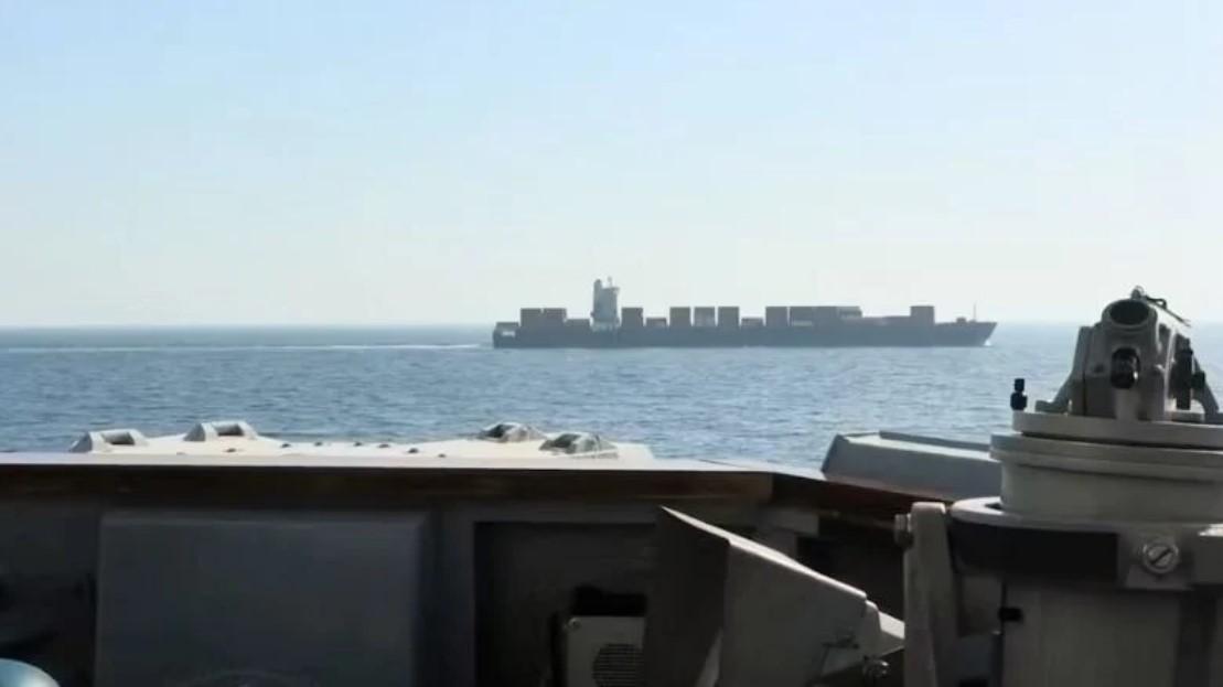 ইরানি জাহাজে চীনের ‘উপহার’! ট্রাম্পের বিস্ফোরক দাবিতে উত্তাল বিশ্বরাজনীতি