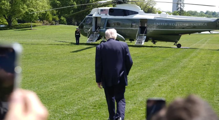 আল্টিমেটাম শুধুই নাটকে সীমাবদ্ধ! ট্রাম্পের ‘রেড লাইন’ নিয়ে বিশ্বজুড়ে হাসাহাসি