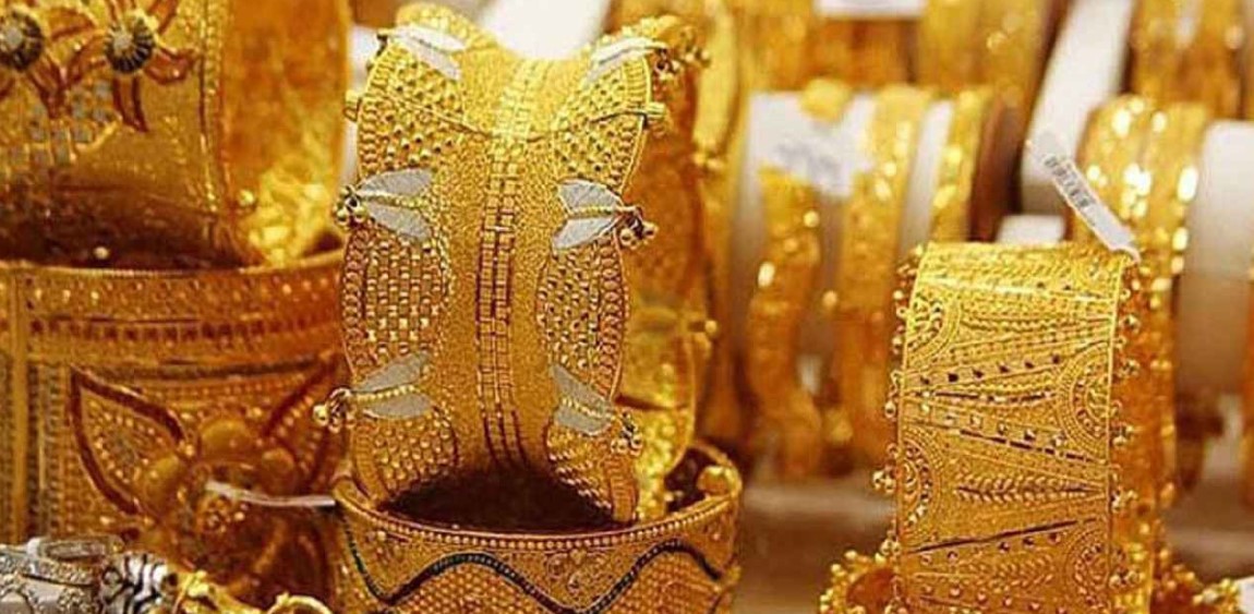 ডলারের দাপটে কোণঠাসা স্বর্ণ! বিশ্ববাজারে কেন কমছে দামী এই ধাতুর দাম?