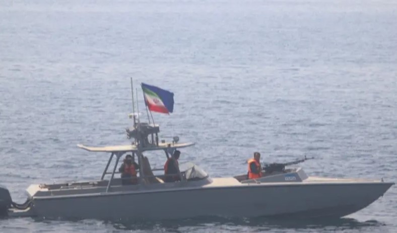 ট্রাম্পের চাপ উপেক্ষা করে টোল আদায় শুরু: সাগরে ইরানের নয়া আধিপত্য