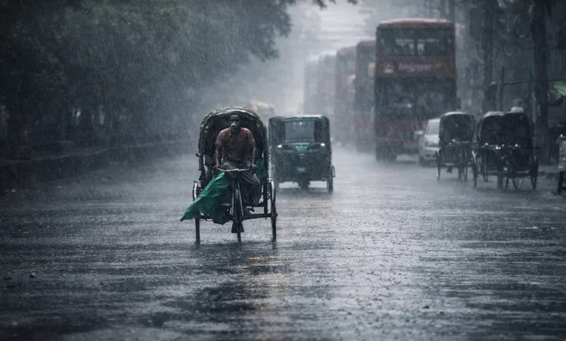 তপ্ত রোদের মাঝে বৃষ্টির সুখবর! দেশের যে দুই অঞ্চলে হতে পারে বজ্রবৃষ্টি