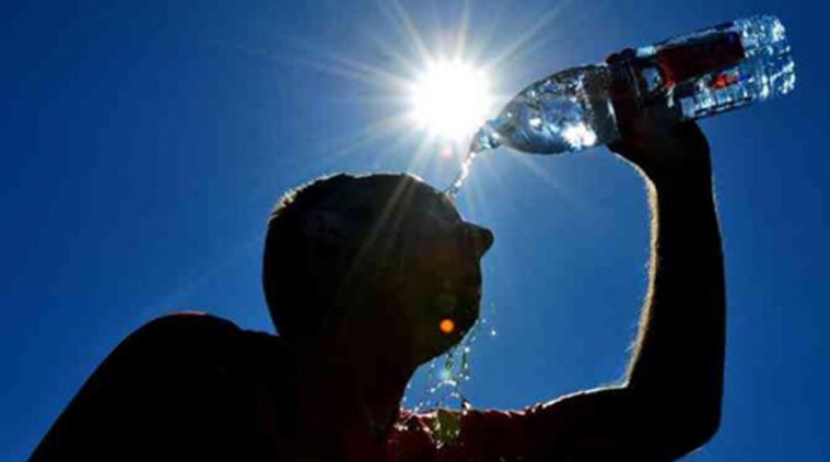 তীব্র দাবদাহে সুস্থ থাকার মহৌষধ: কী খাবেন আর কী এড়িয়ে চলবেন?