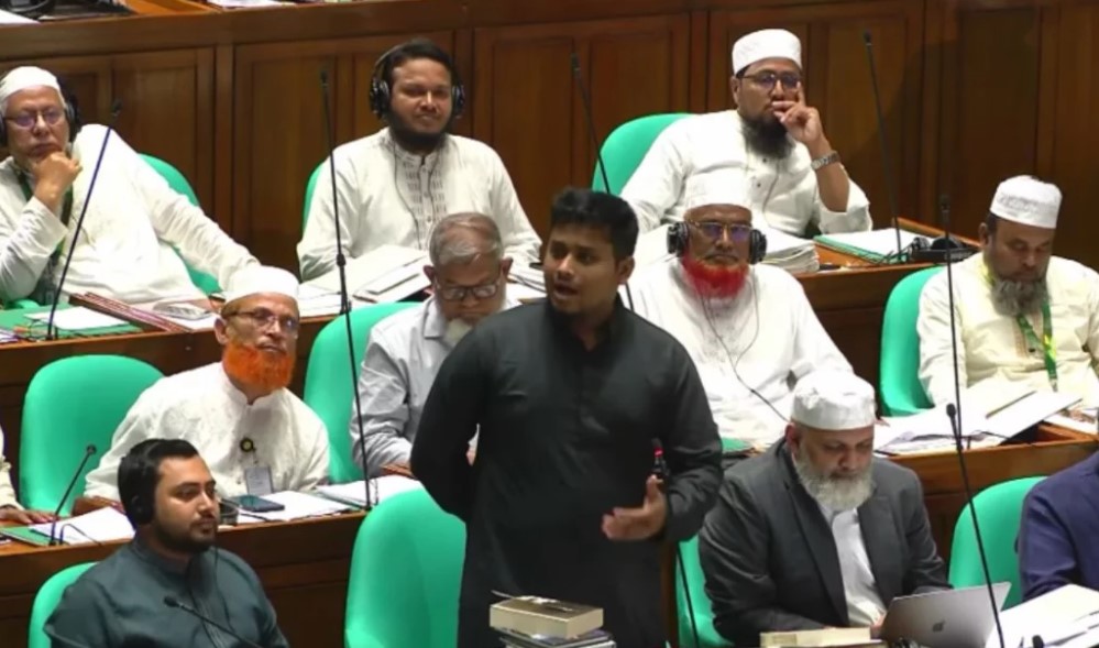 আমরা শুধু মত নয়, দ্বিমত প্রকাশের স্বাধীনতা চাই: হাসনাত আবদুল্লাহ