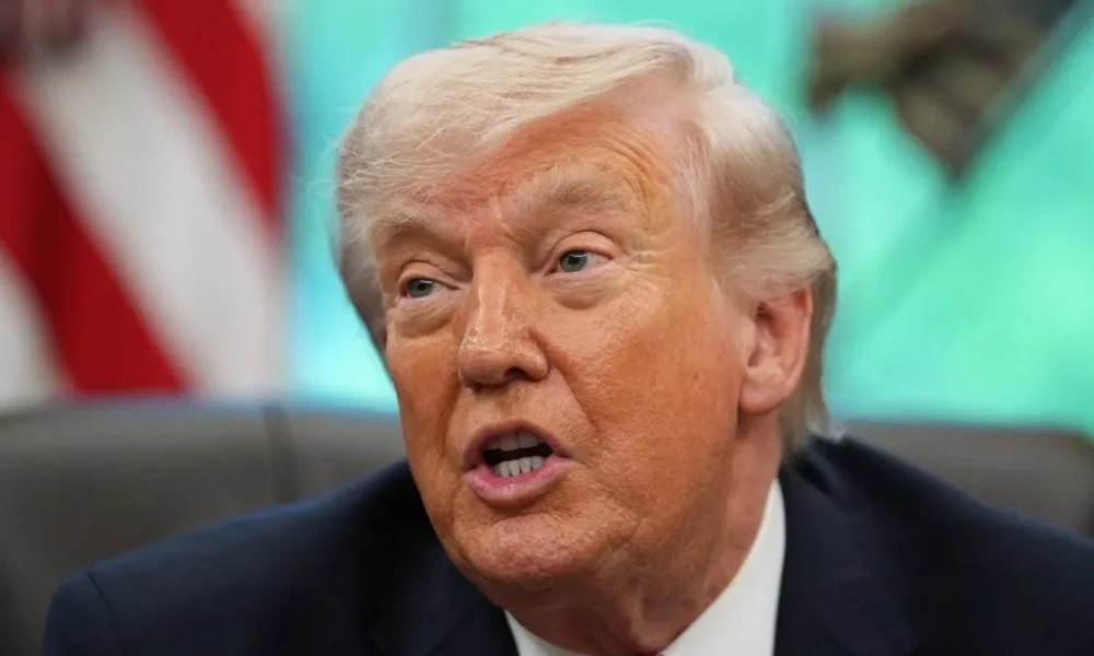 ইরানের শান্তি প্রস্তাব ফিরিয়ে দিলেন ট্রাম্প: আত্মসমর্পণ না করলে উঠবে না অবরোধ