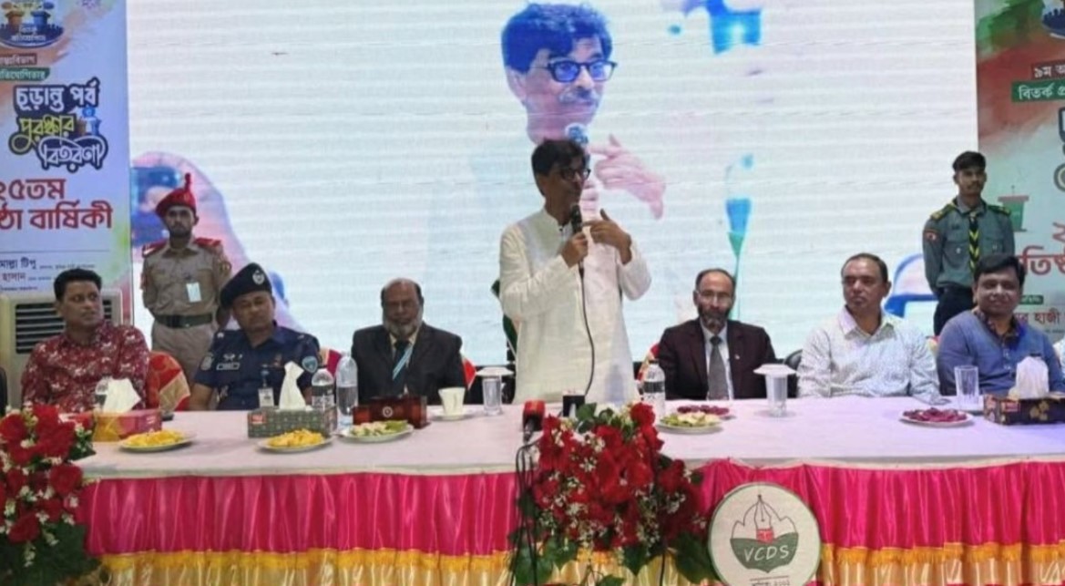 আমি নিজেও একজন কৃষক কুমিল্লায় গর্বের সঙ্গে নিজের পরিচয় দিলেন কৃষিমন্ত্রী