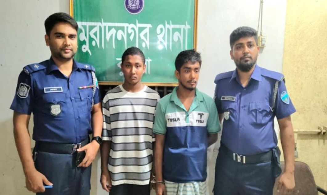 মুরাদনগরে পুলিশের অ্যাকশন: ২ কেজি গাঁজাসহ হাতেনাতে ধরা দুই ভাই!