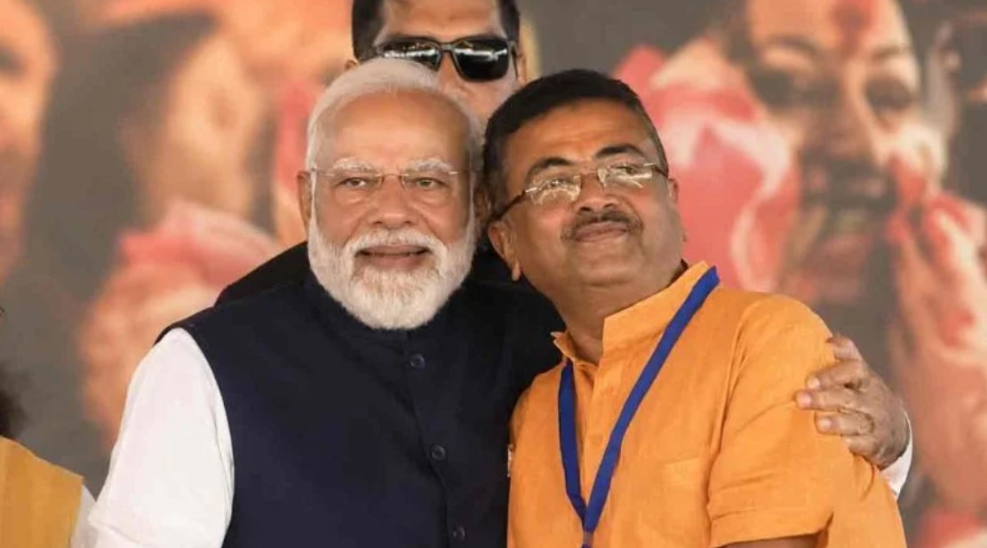 বাংলায় পালাবদল: তৃণমূলের বিদায়, মুখ্যমন্ত্রী পদে শপথ নিলেন শুভেন্দু অধিকারী
