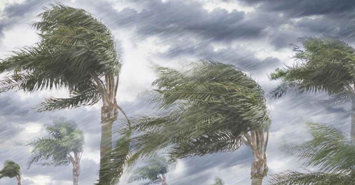 ৮ জেলায় ৬০ কিমি বেগে ঝড়ের পূর্বাভাস: নদীবন্দরে সতর্কতা জারি