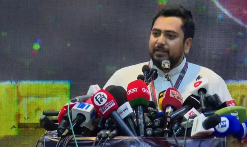 কাঁটাতারের বেড়া দিয়ে কোনো দেশের সঙ্গে প্রকৃত বন্ধুত্ব গড়া সম্ভব নয়: নাহিদ ইসলাম