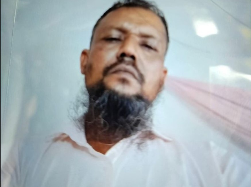 মৃত ঘোষণা, কবর খোঁড়ার পর নড়েচড়ে উঠলেন যুবক