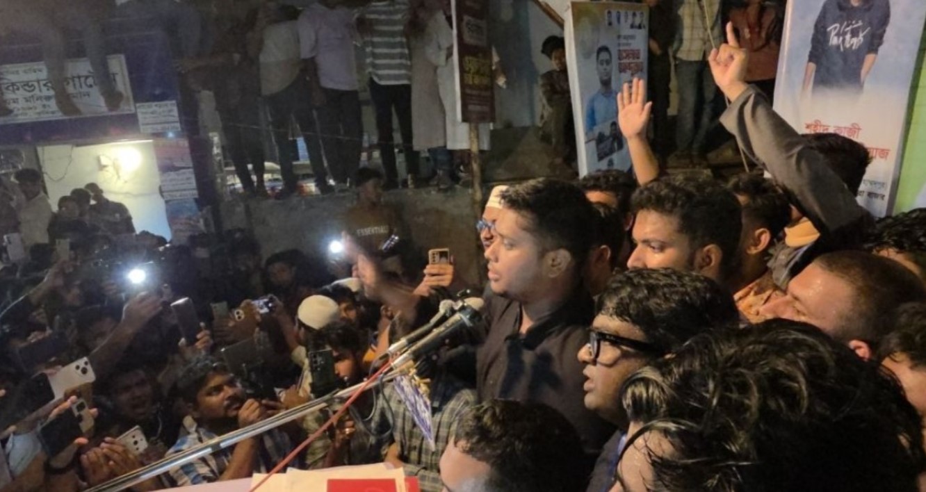 প্রধানমন্ত্রীর কাছে জাস্টিস কার্ড চাইলেন হাসনাত আবদুল্লাহ