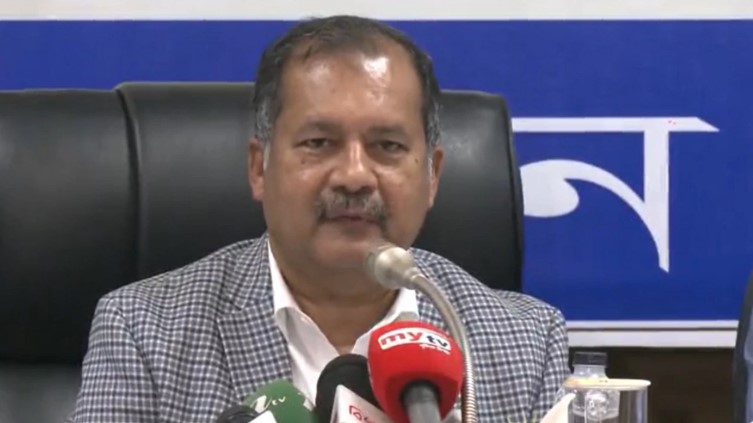 তথ্যের জগৎ আর প্রথাগত নিয়ন্ত্রণের মধ্যে নেই: তথ্যমন্ত্রী