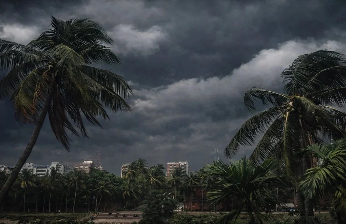 ১০ অঞ্চলে ৬০ কিমি বেগে ঝড়ের পূর্বাভাস; নদীবন্দরে ১ নম্বর সতর্ক সংকেত