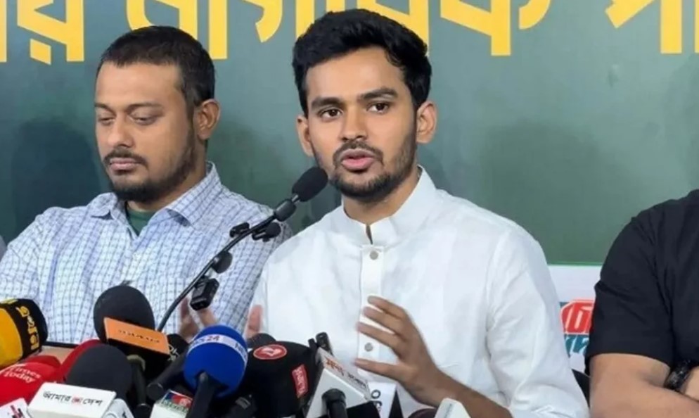 চুক্তি করেছেন আপনাদের পররাষ্ট্রমন্ত্রী, দায় কেন আমাদের?: আসিফ মাহমুদ