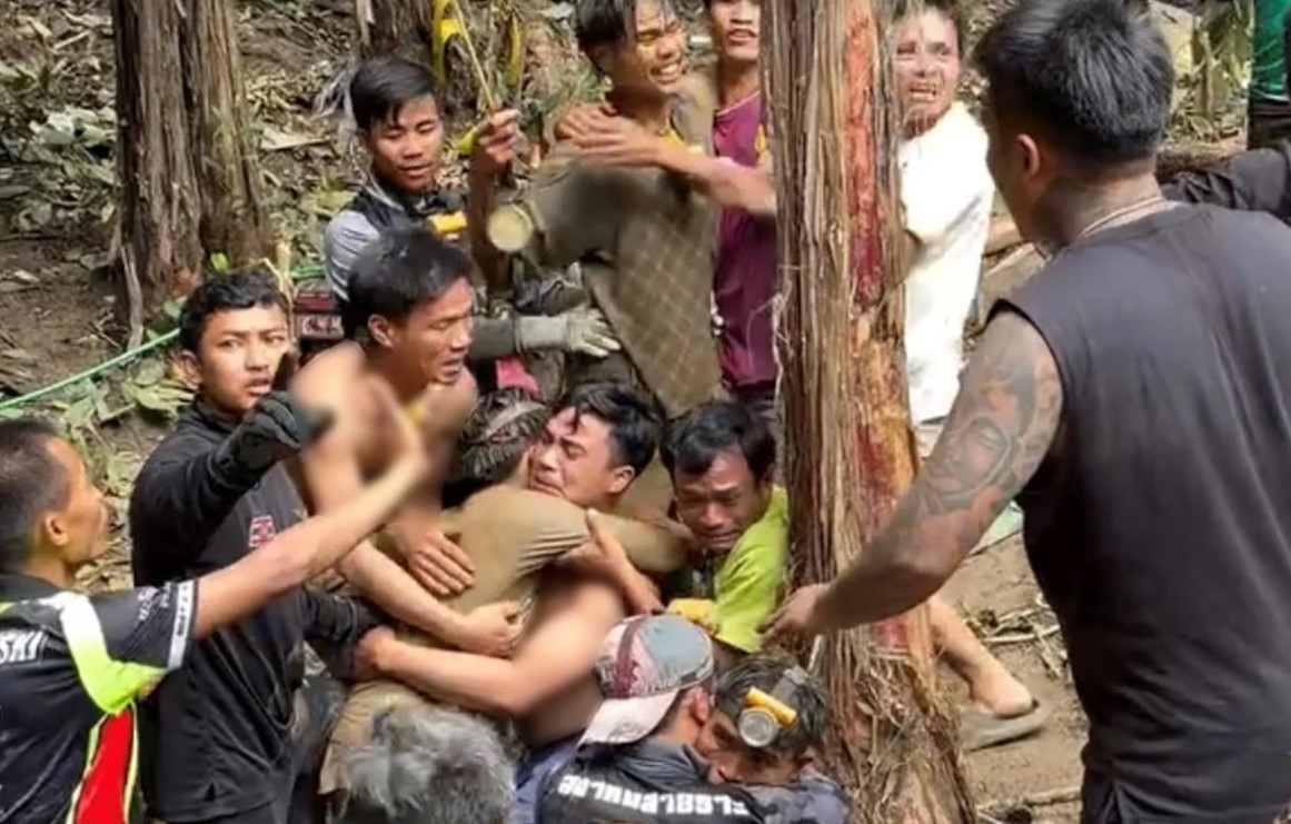 উদ্ধারকারীদের ছাড়াই ৭৮ তলা সমান সুড়ঙ্গ পেরিয়ে জীবনজয়ী ৪ খনির শ্রমিকের রূপকথা