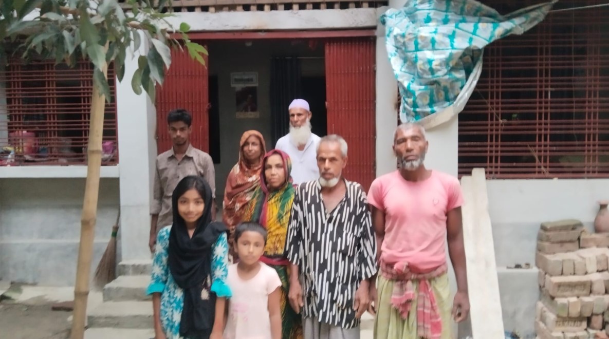 কালিগঞ্জে জমি বিক্রির টাকা আত্মসাত বসতভিটা দখলের চেষ্টা থানায় লিখিত অভিযোগ