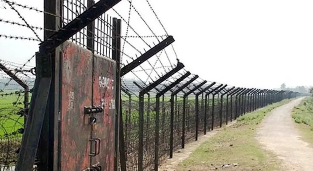 সাতক্ষীরার বসন্তপুর সীমান্তে বিএসএফের গুলিতে দুই বাংলাদেশি গুরুতর আহত